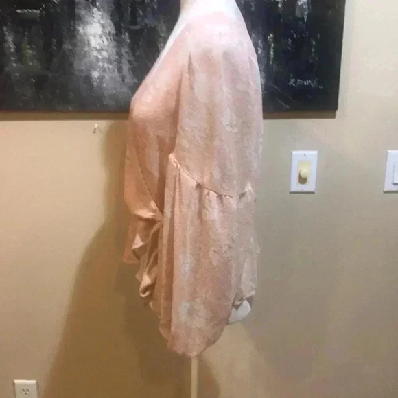 EXPRESS Floral Print Orange and Cream Wrap Blouse V-Neck-Size M - Picture 3 of 9